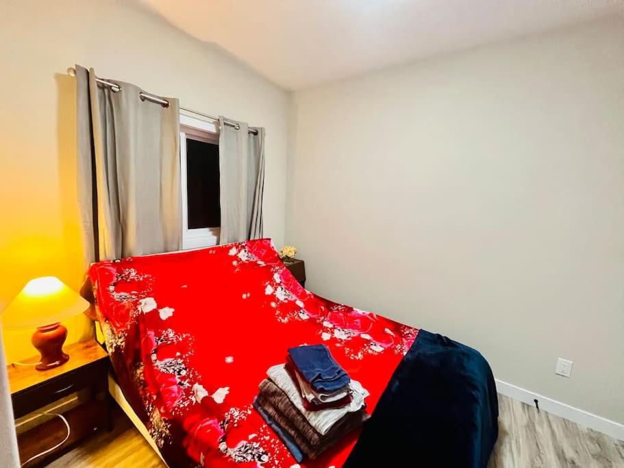Brand New Entire Luxury Home ,10Sleep- AirHockey,PoolTable-14 Min To Airport and South Edmonton, Party or Events Strictly Restricted
