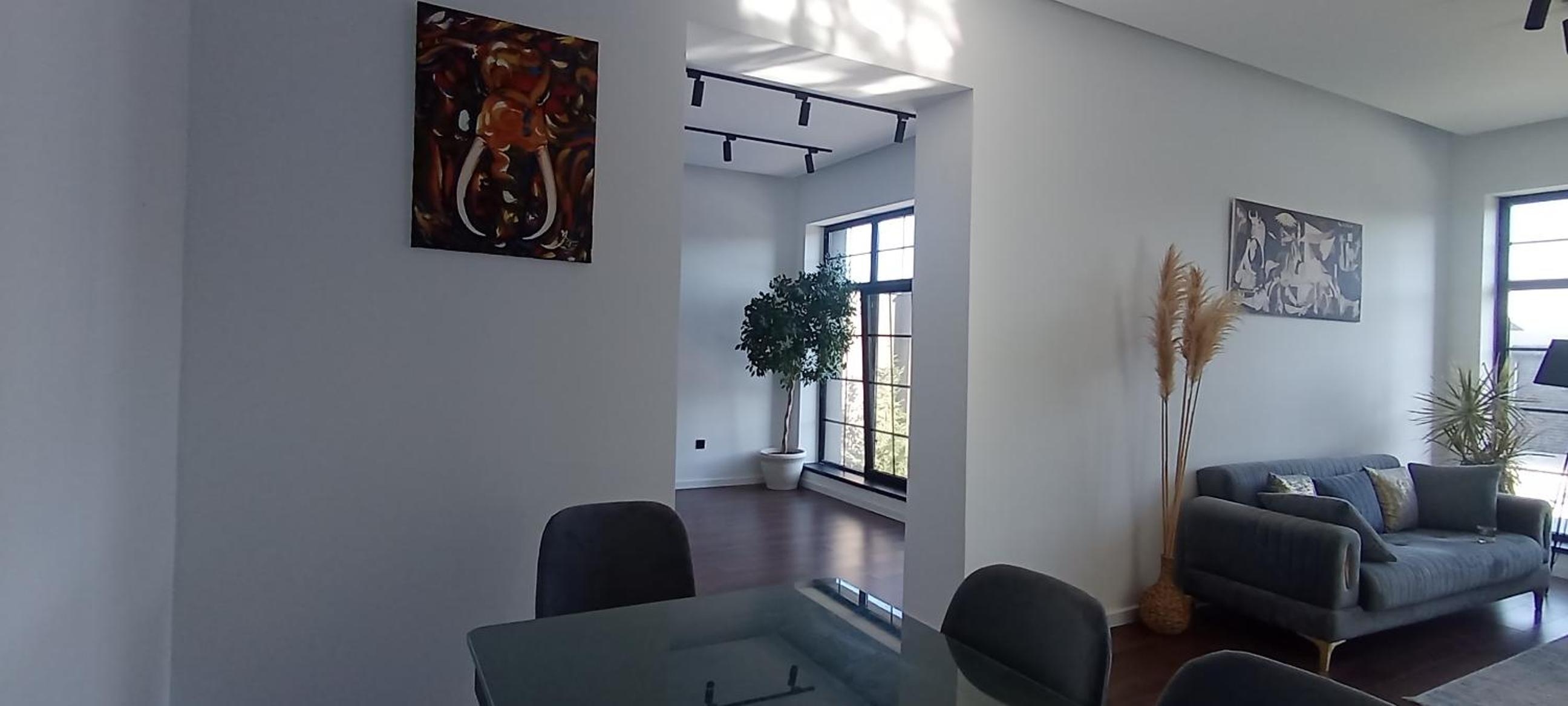 Luxury 4 bedroom villa with hot indoor swimming pool