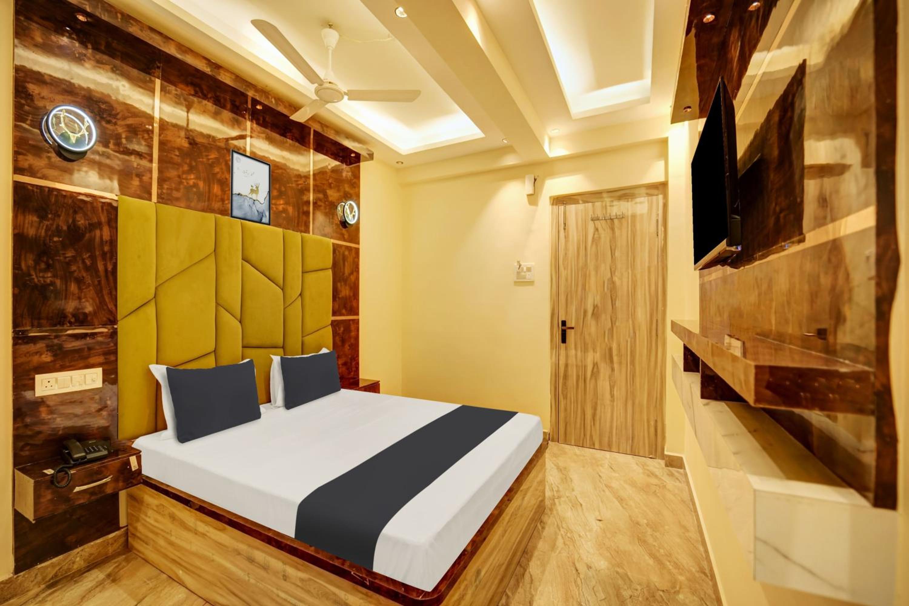 Super Collection O DIVIRA INN view 5