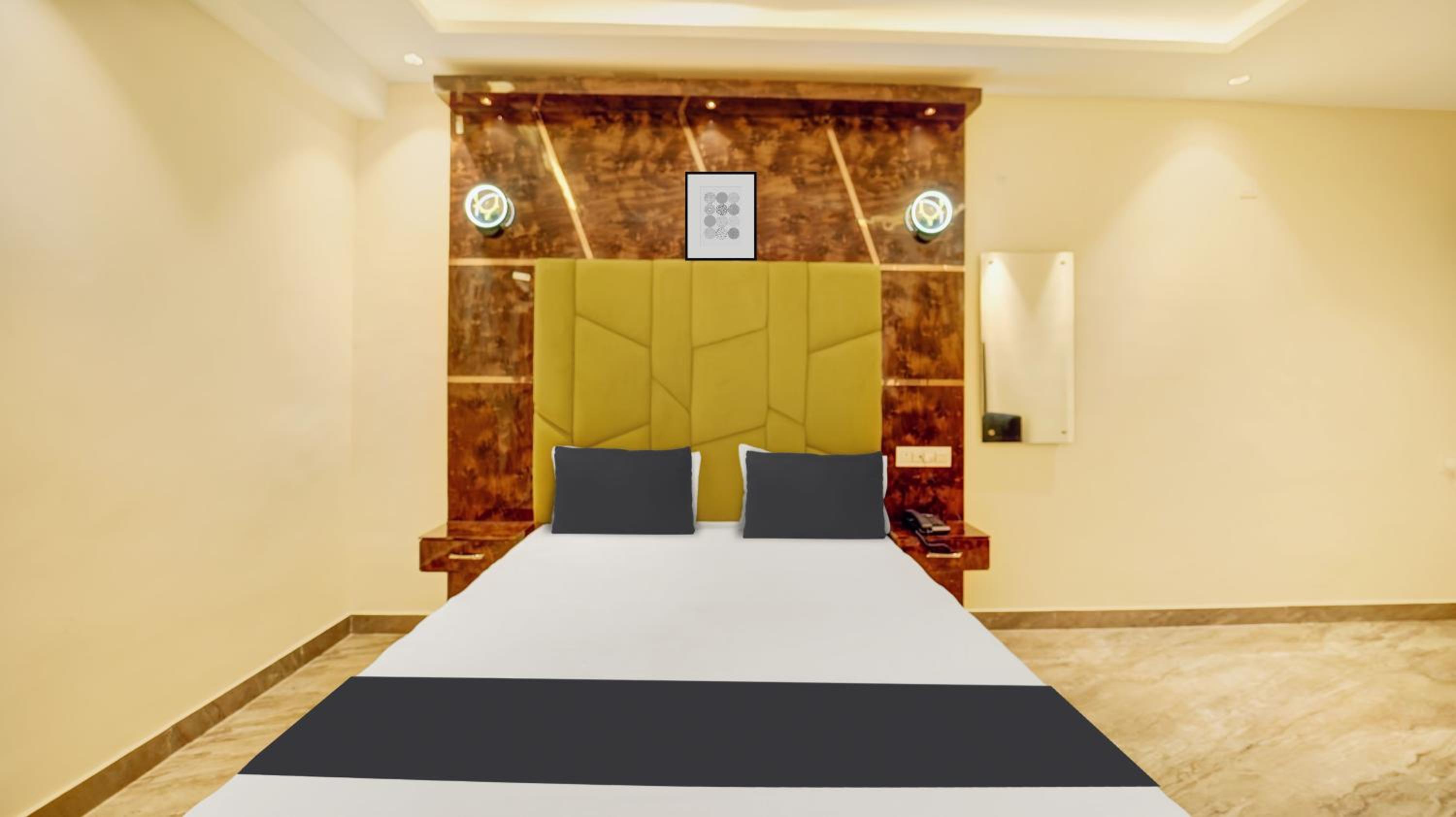 Super Collection O DIVIRA INN view 2