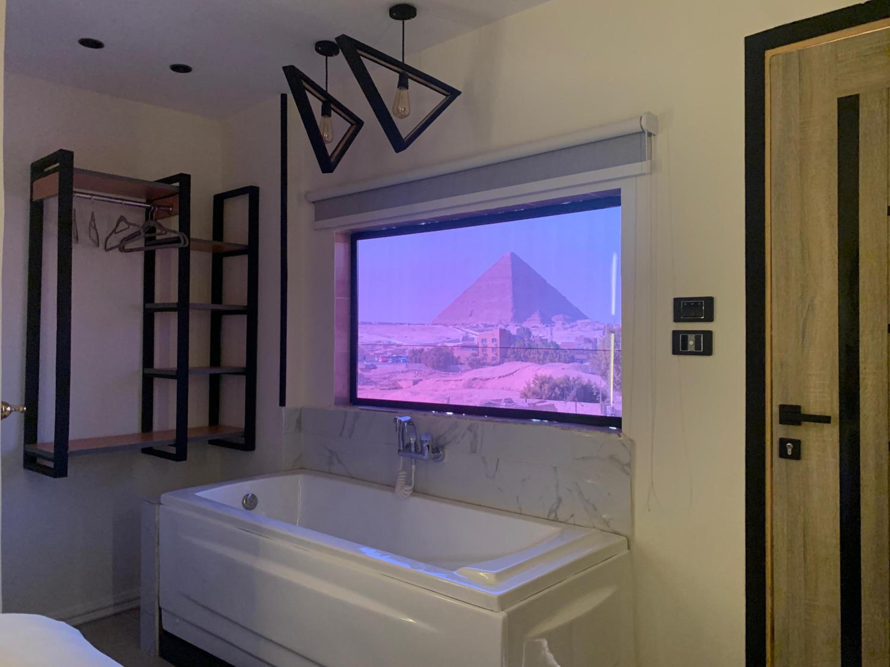 Capo Pyramid
