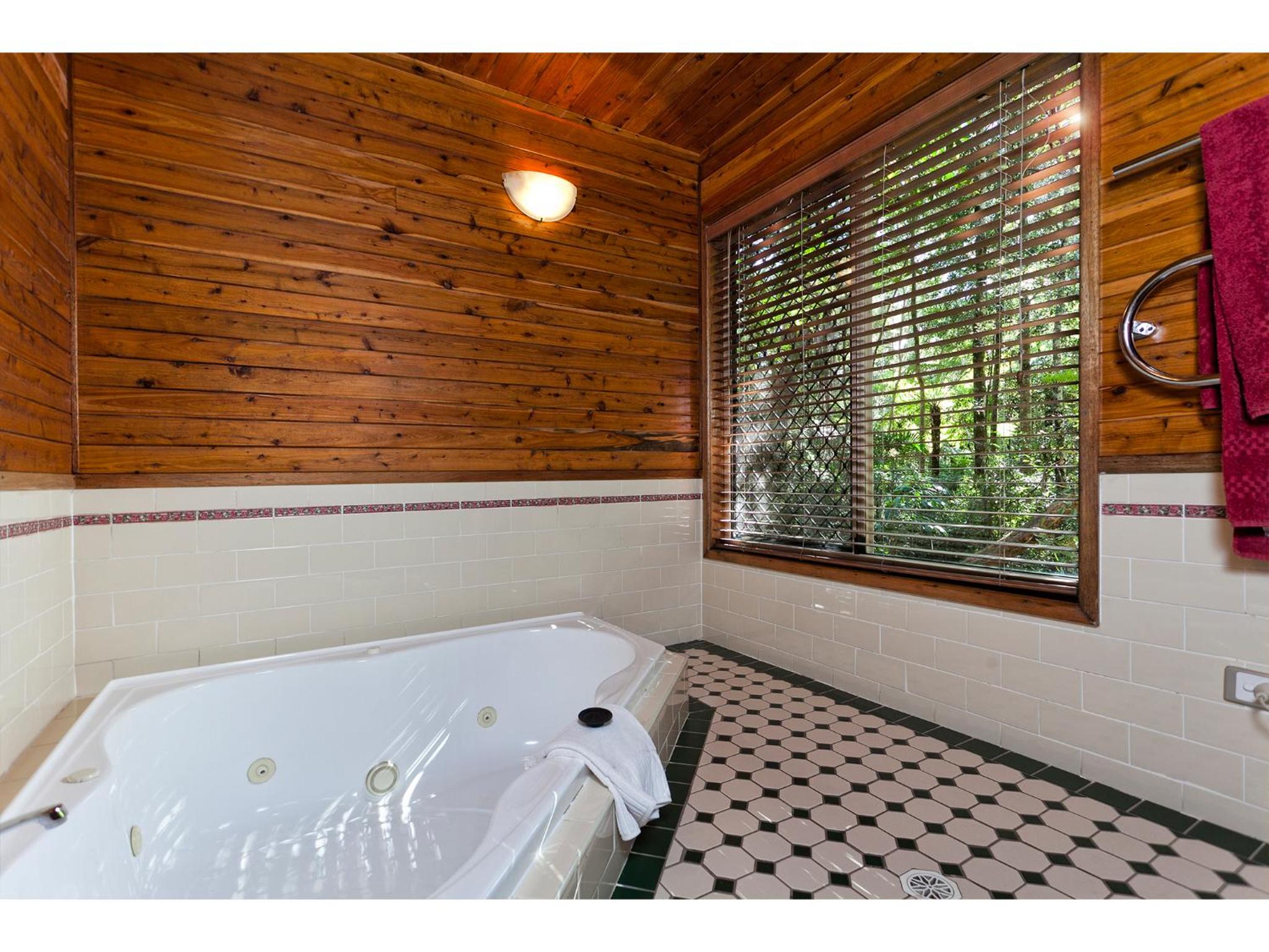 The Mouses House Rainforest Retreat
