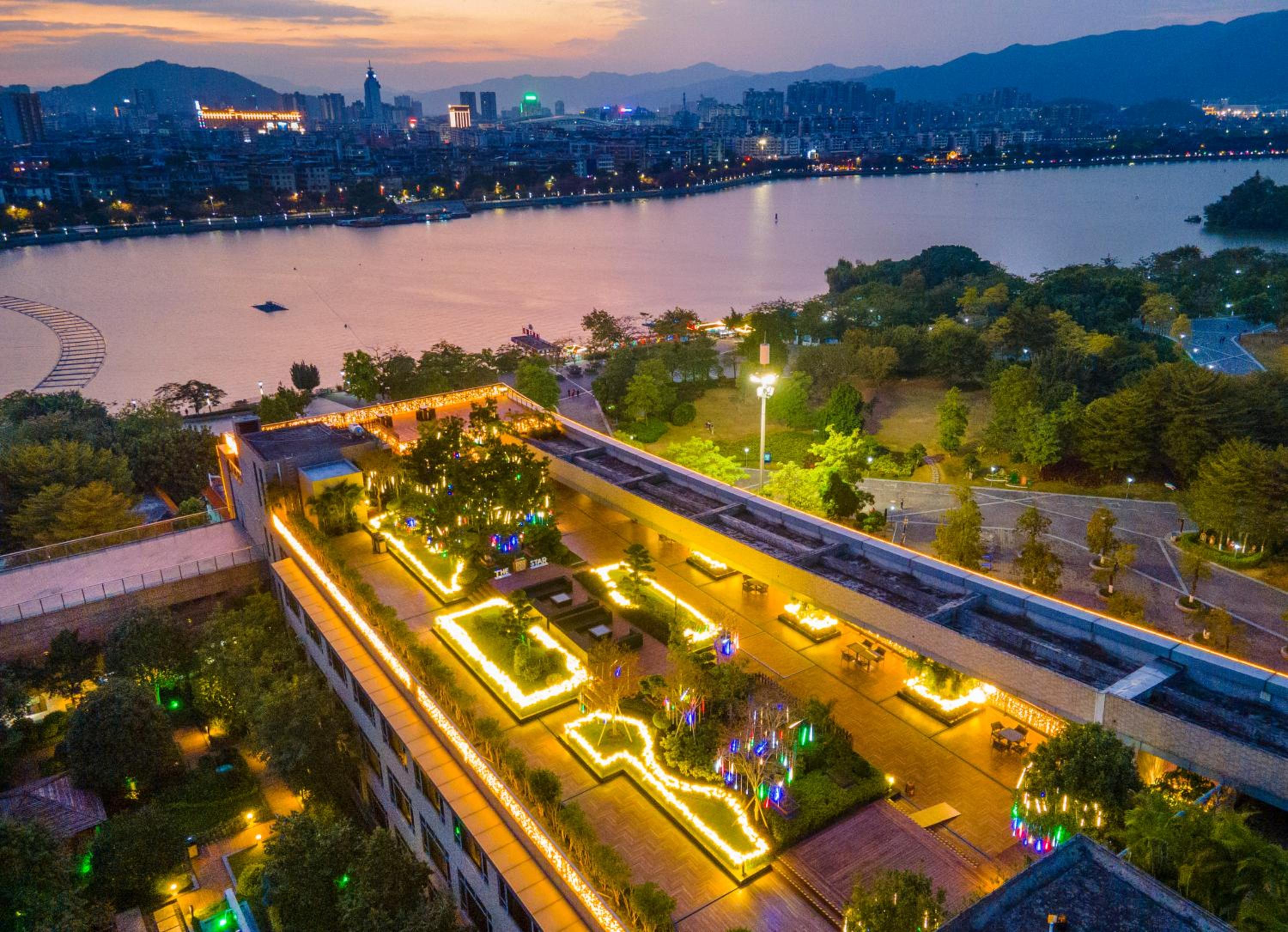 Zhaoqing Star Hotel