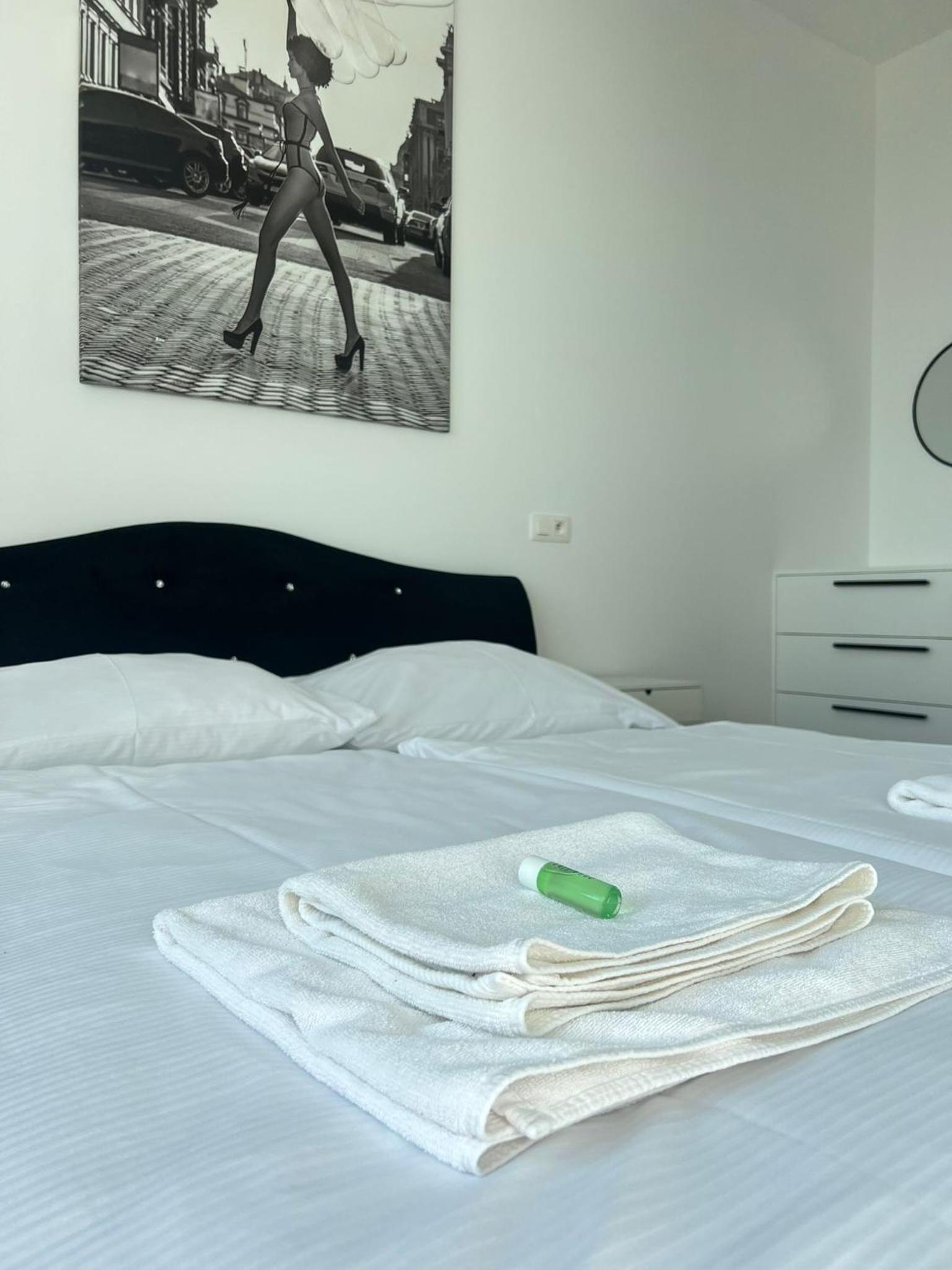 Skau Apollo Residence Free Parking view 5