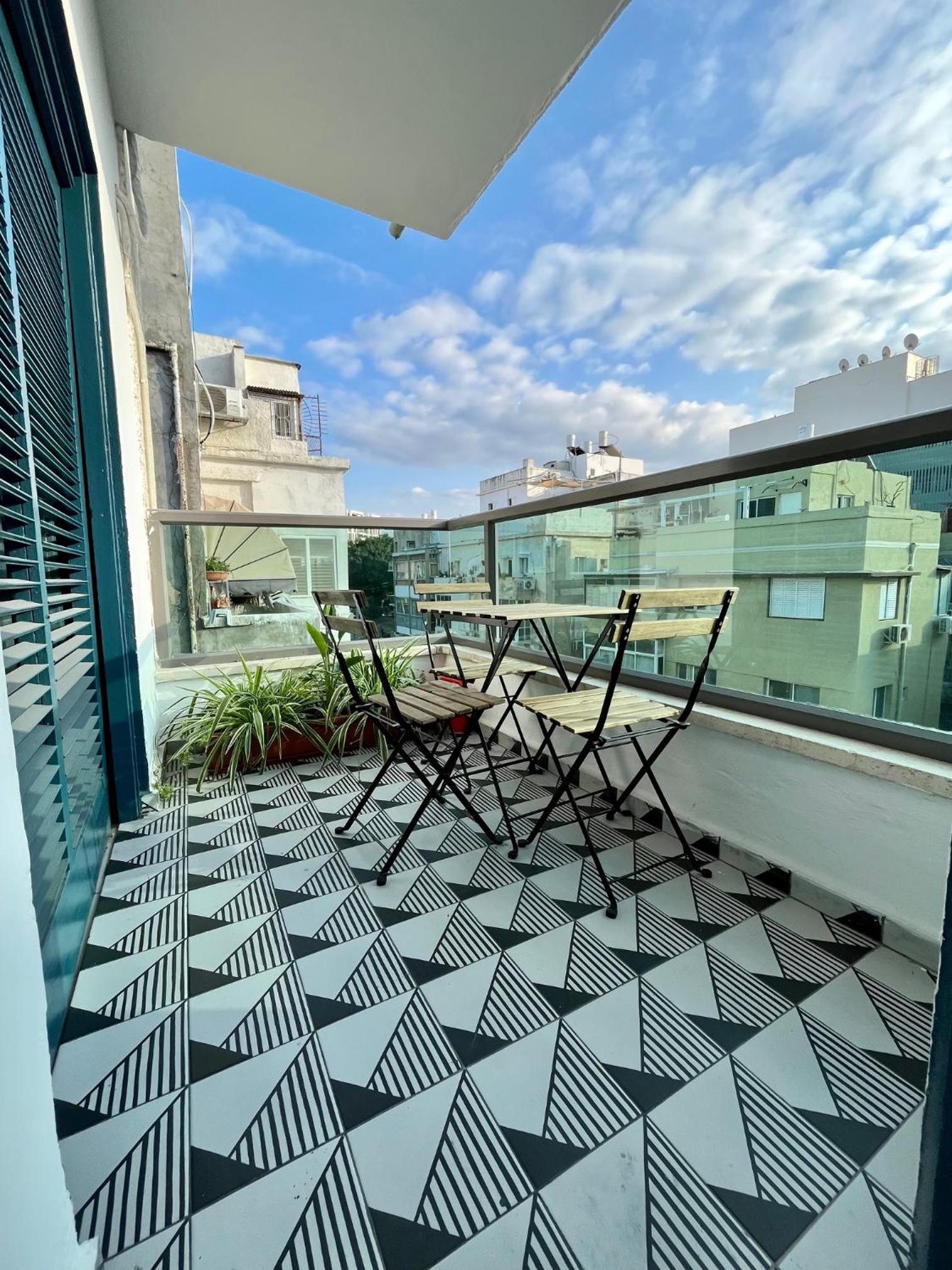 Nabi Yona Apartments