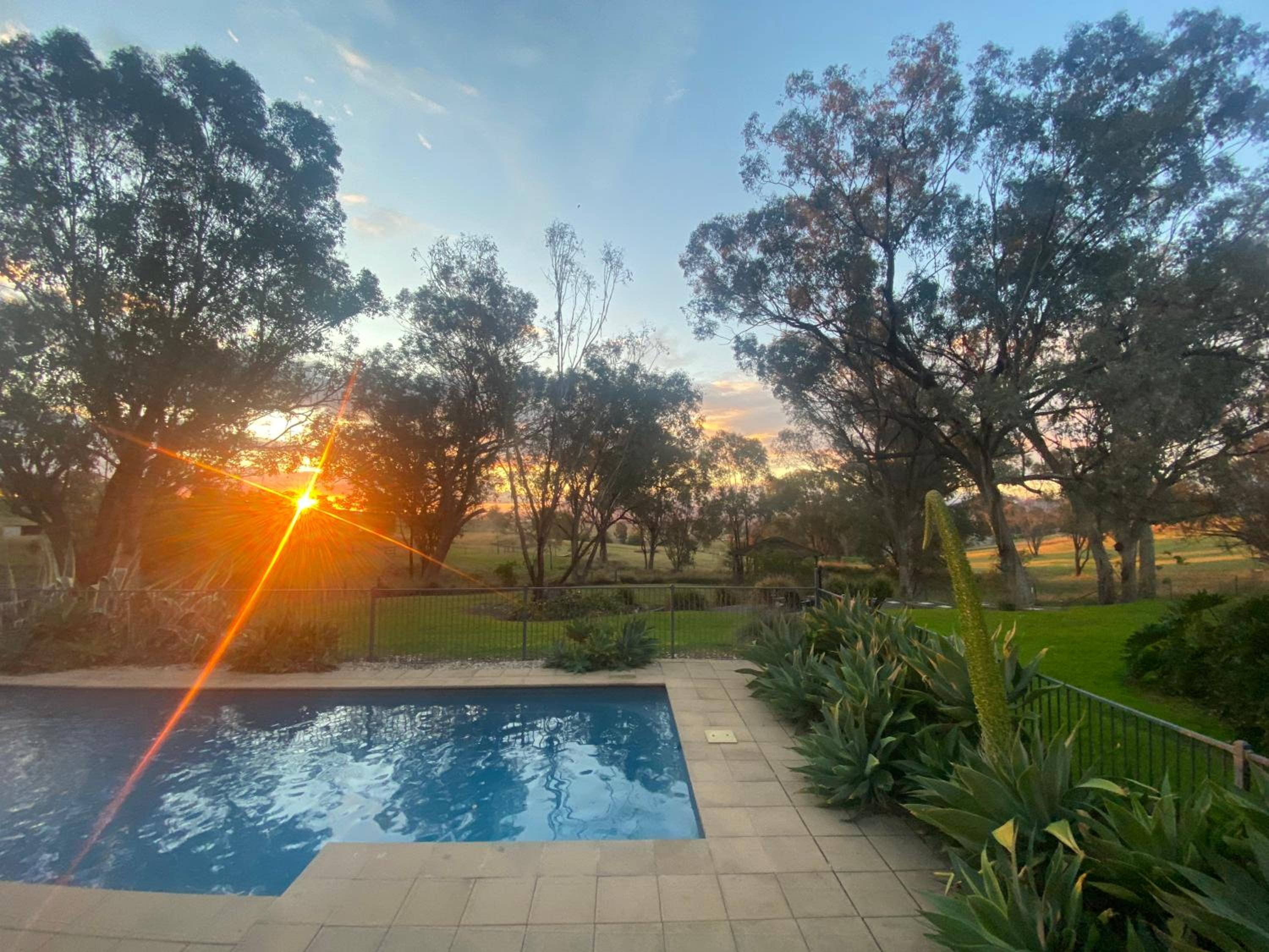 Tamworth Country Escape with a beautiful swimming pool!