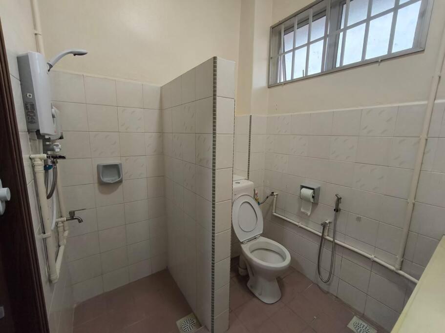 Cozy Homestay near Pantai & Aeon Big - 10pax by Ngio photo 7