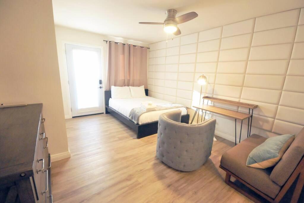 Spacious 3BR Modern Home in LA Perfect for Family - Property Image 44