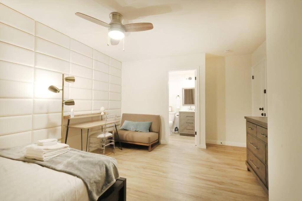 Spacious 3BR Modern Home in LA Perfect for Family - Property Image 48