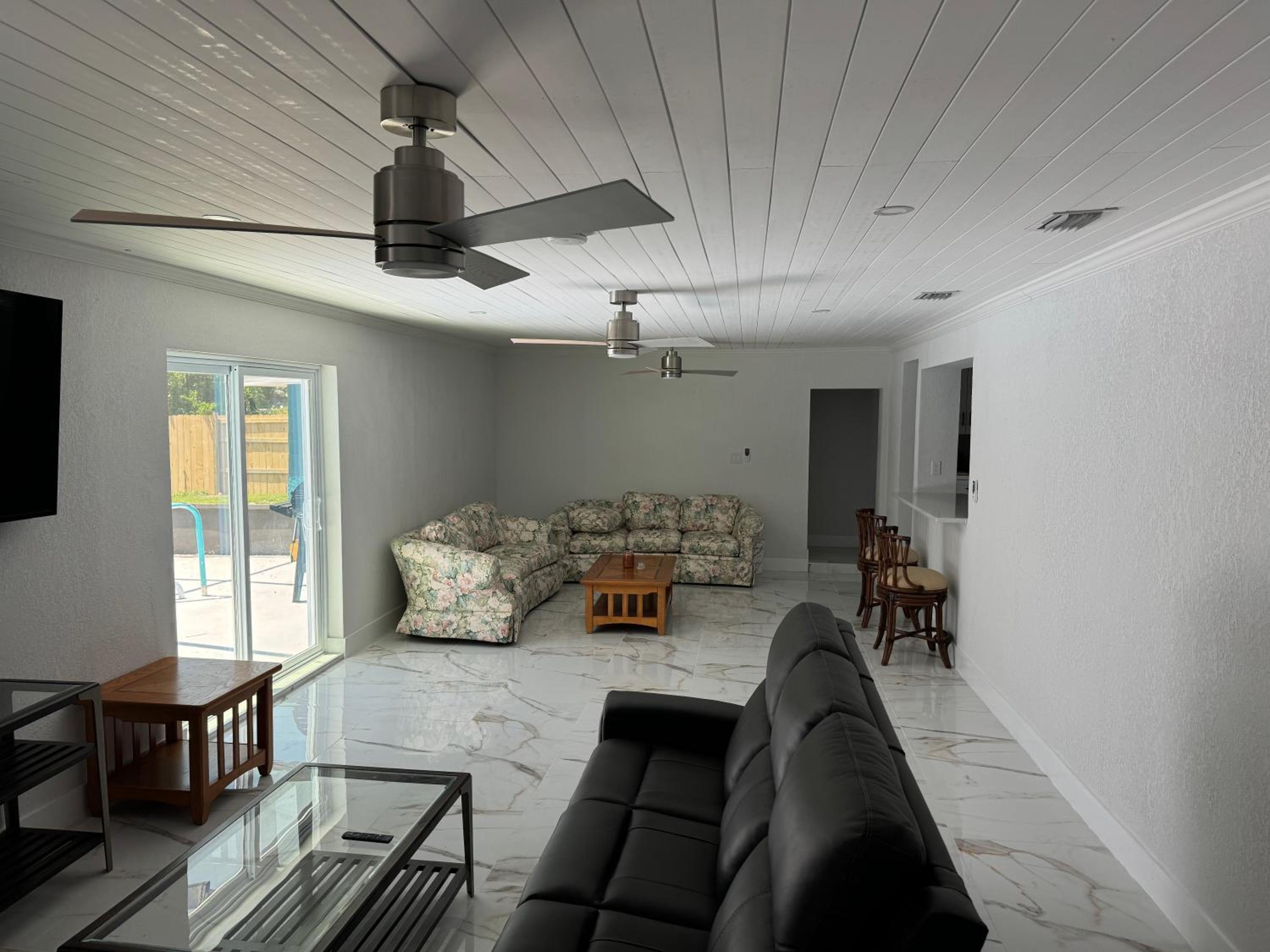 Pool house at Felton view 3