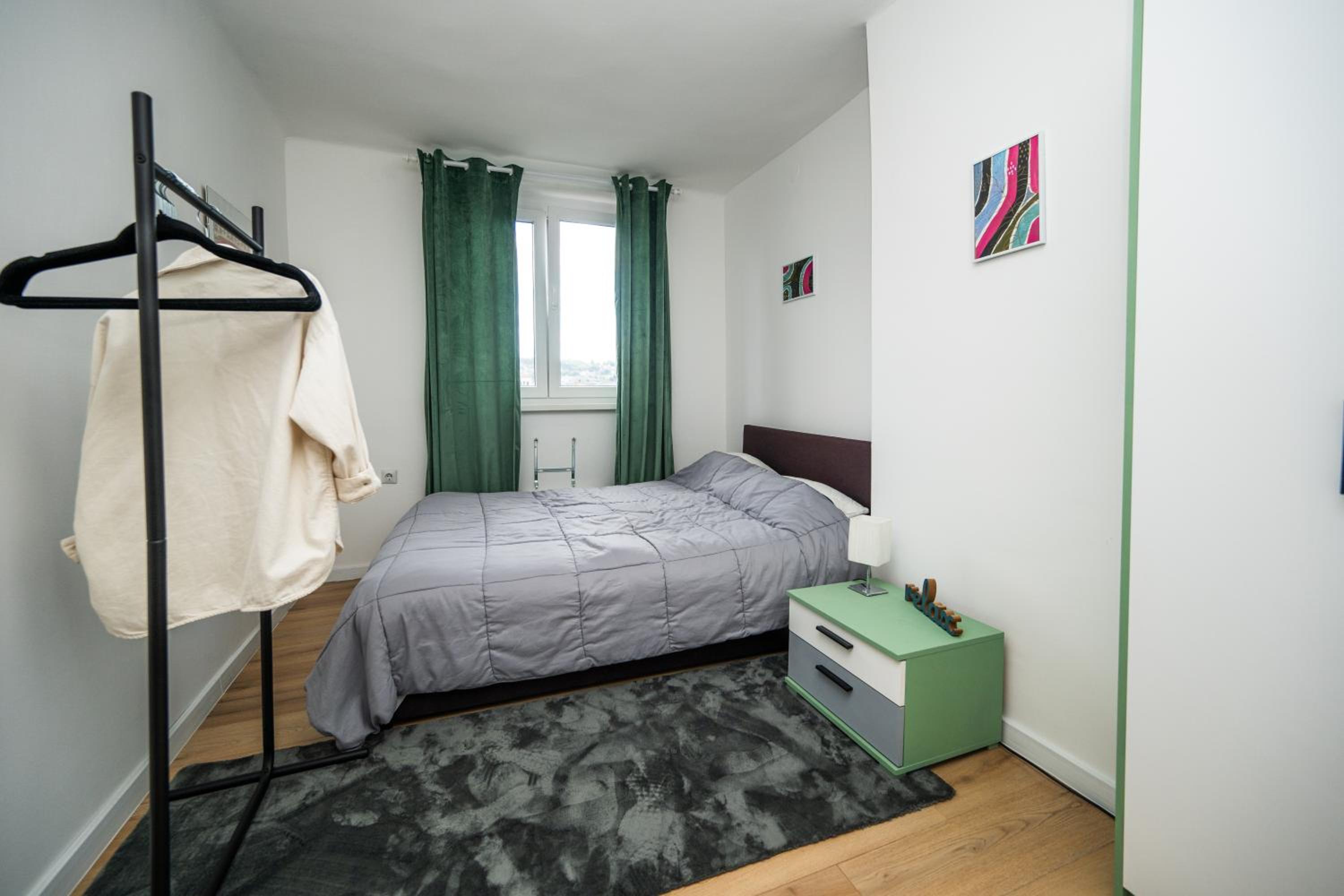 Bright and Colorful 1BDR Apartment in the City Center