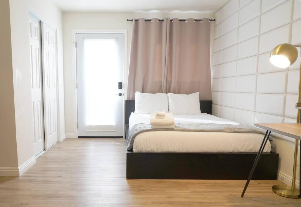 Spacious 3BR Modern Home in LA Perfect for Family - Property Image 22