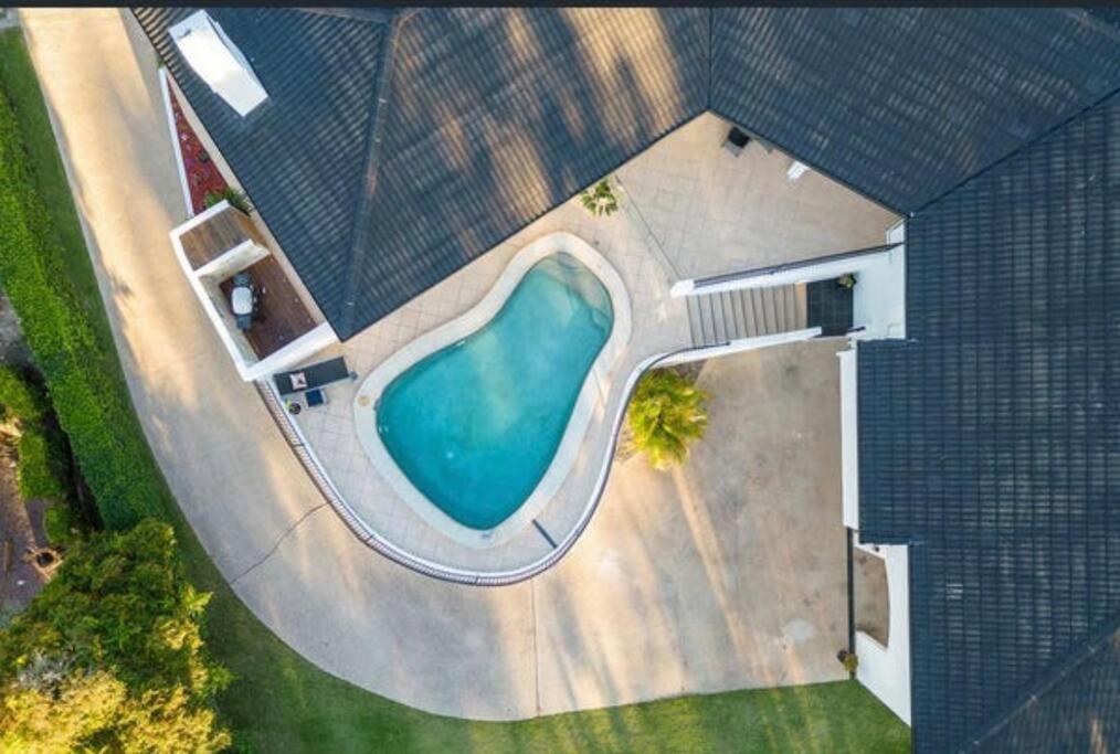 Brisbane Palm Springs-Inspired Home on Golf Course