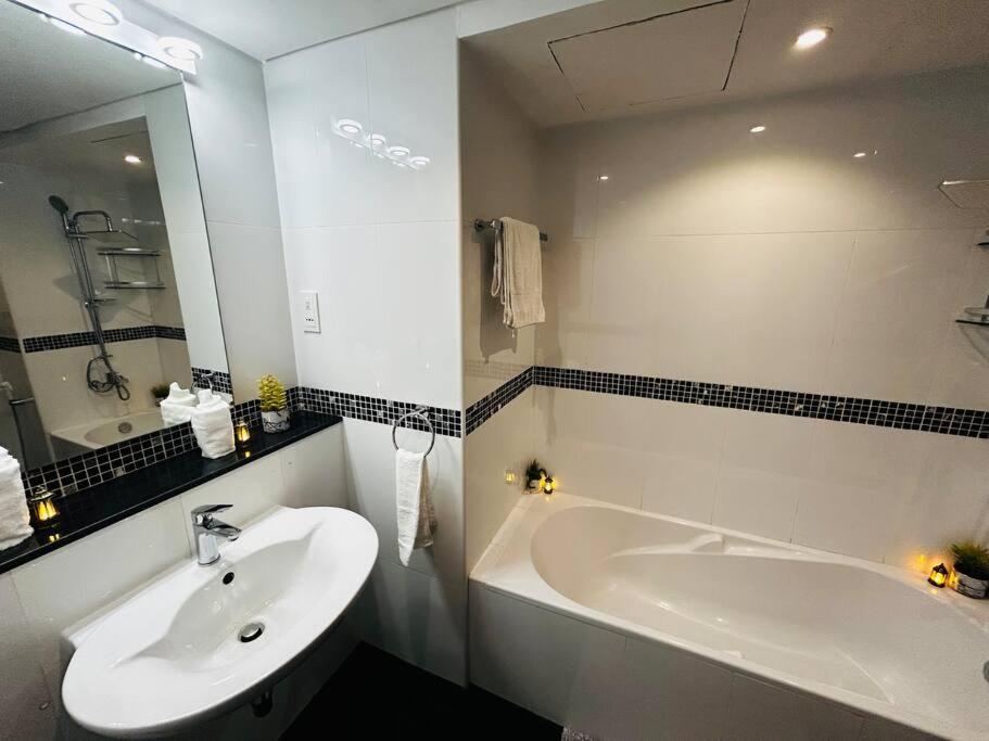 Penthouse Two Bedroom Sea View luxurious