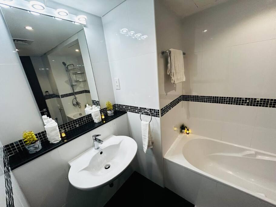 Penthouse Two Bedroom Sea View luxurious