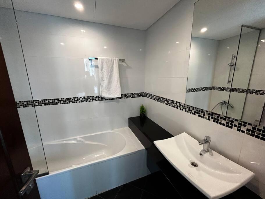 Penthouse Two Bedroom Sea View luxurious