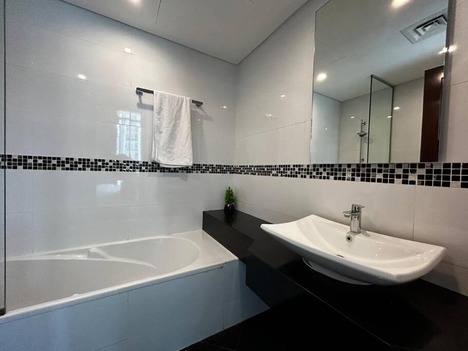 Penthouse Two Bedroom Sea View luxurious