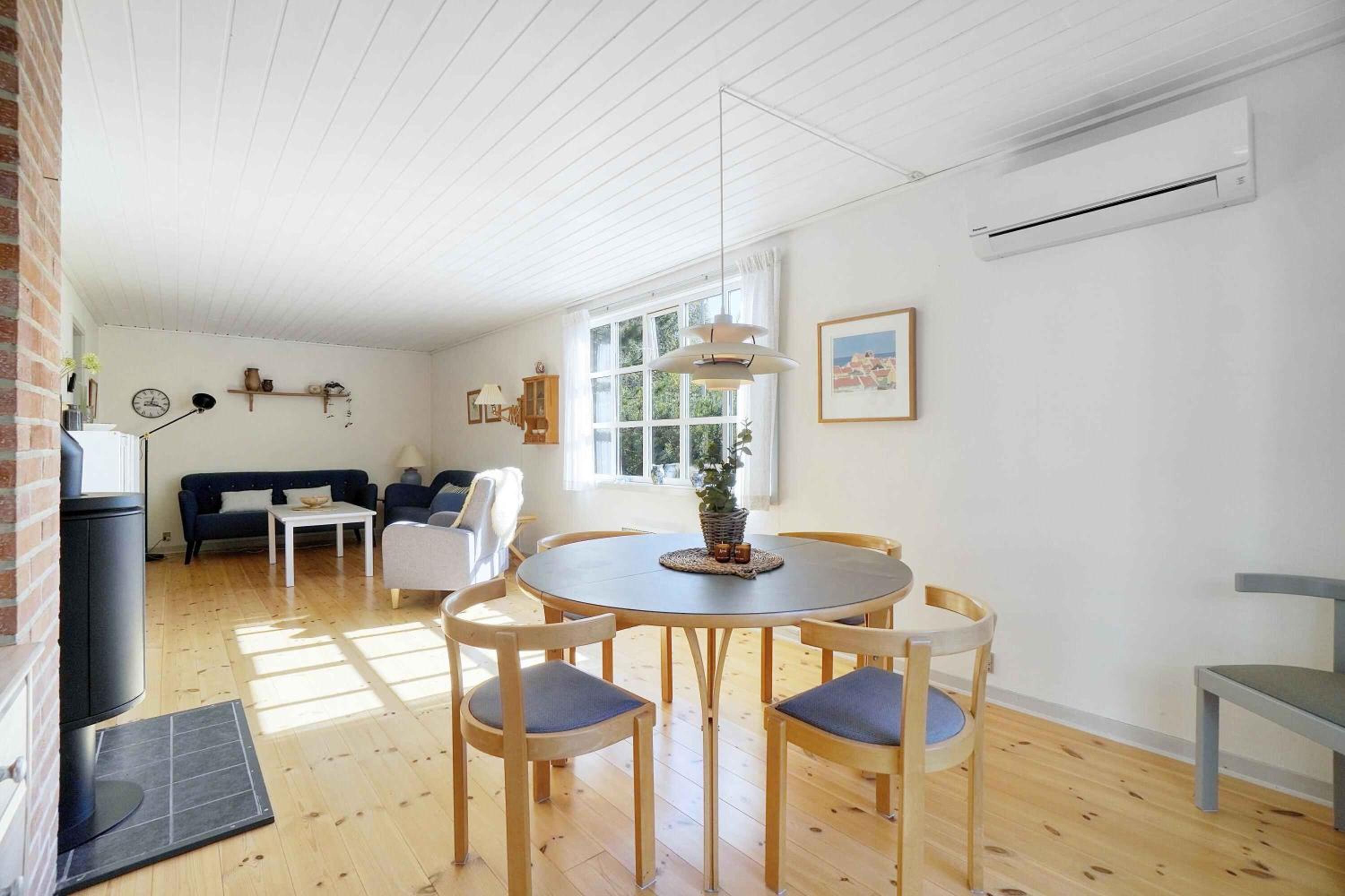 Charming Holiday House Near The Beach