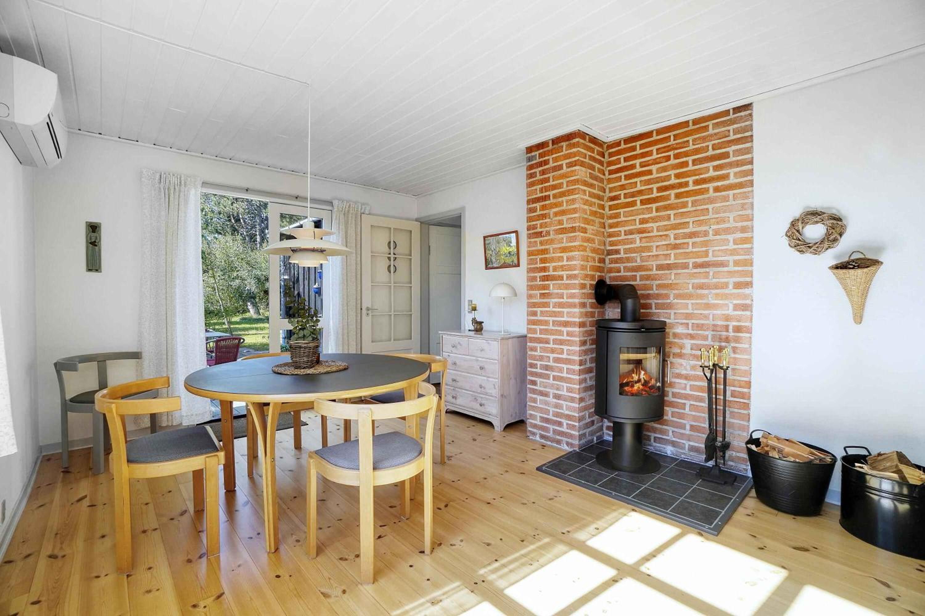 Charming Holiday House Near The Beach