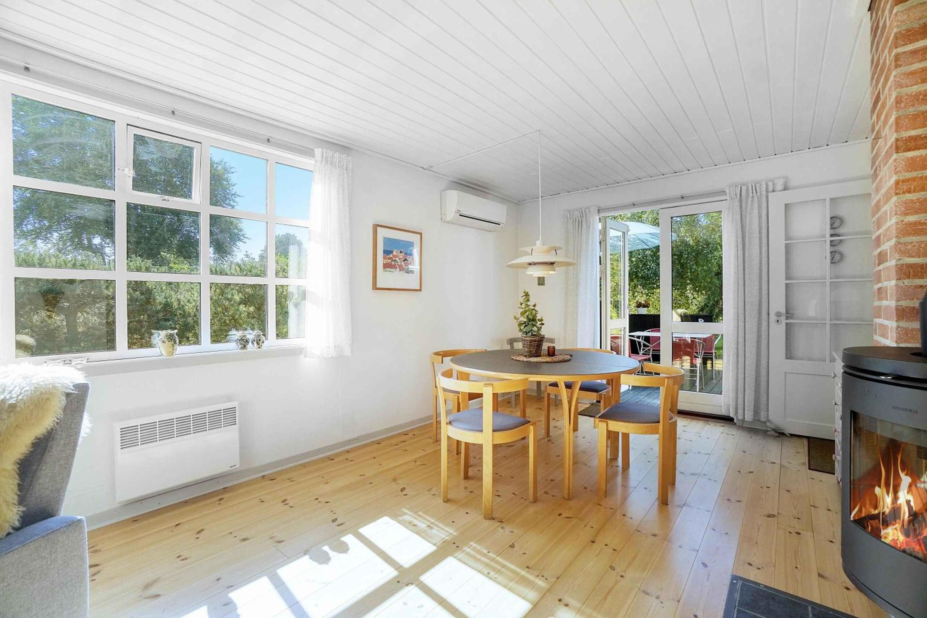 Charming Holiday House Near The Beach