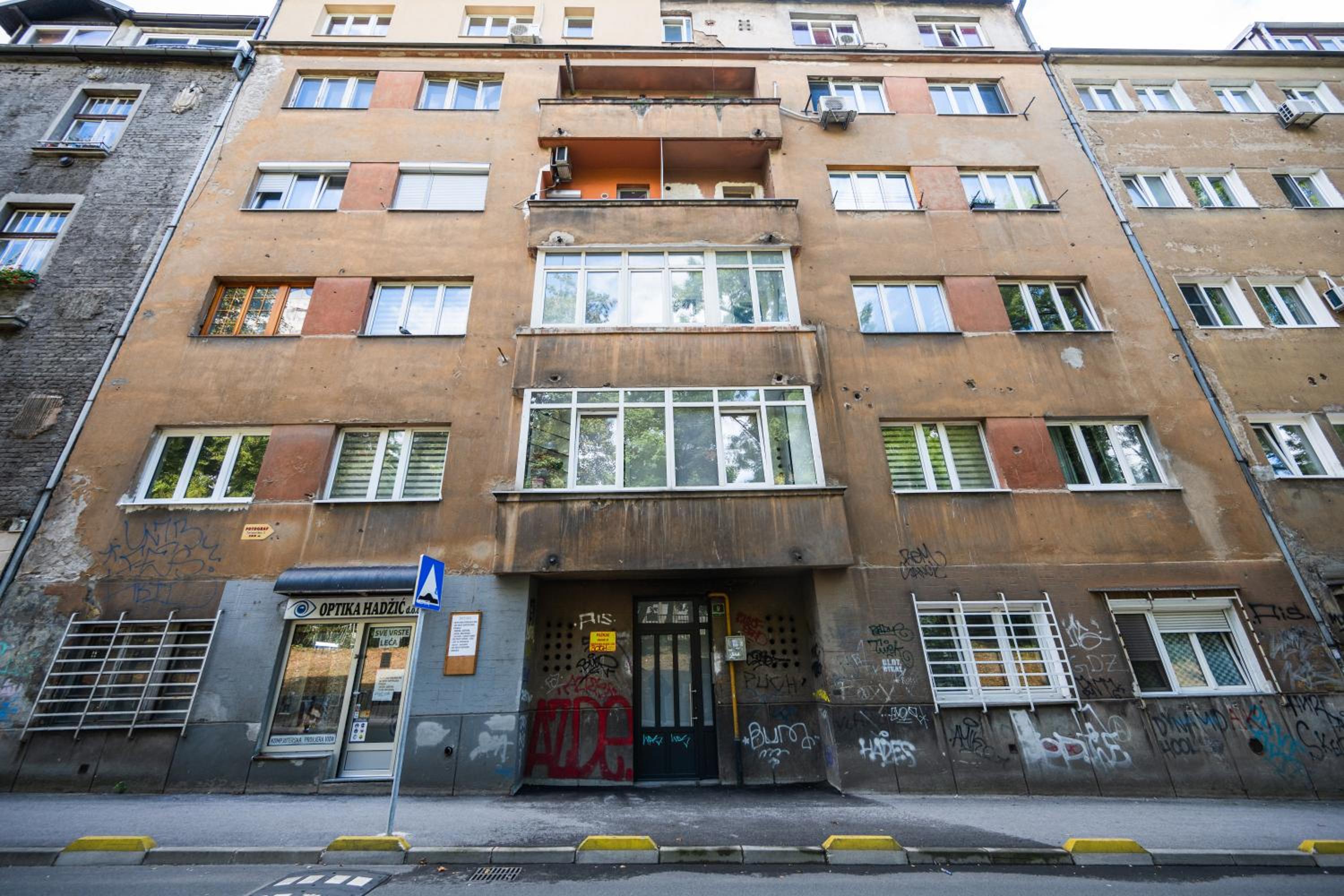 Bright and Colorful 1BDR Apartment in the City Center