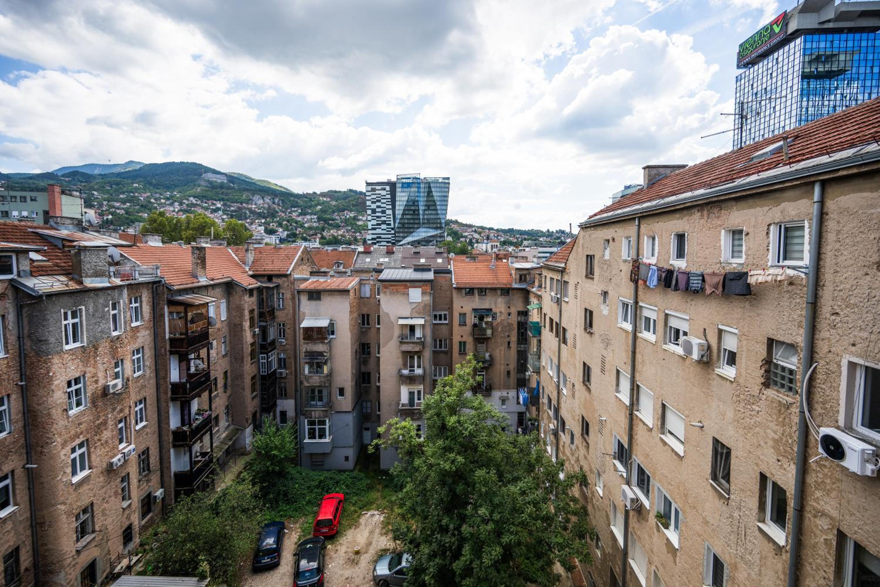 Bright and Colorful 1BDR Apartment in the City Center