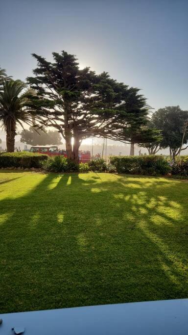 Beachfront apartment with Jacuzzi-Camps Bay view 4