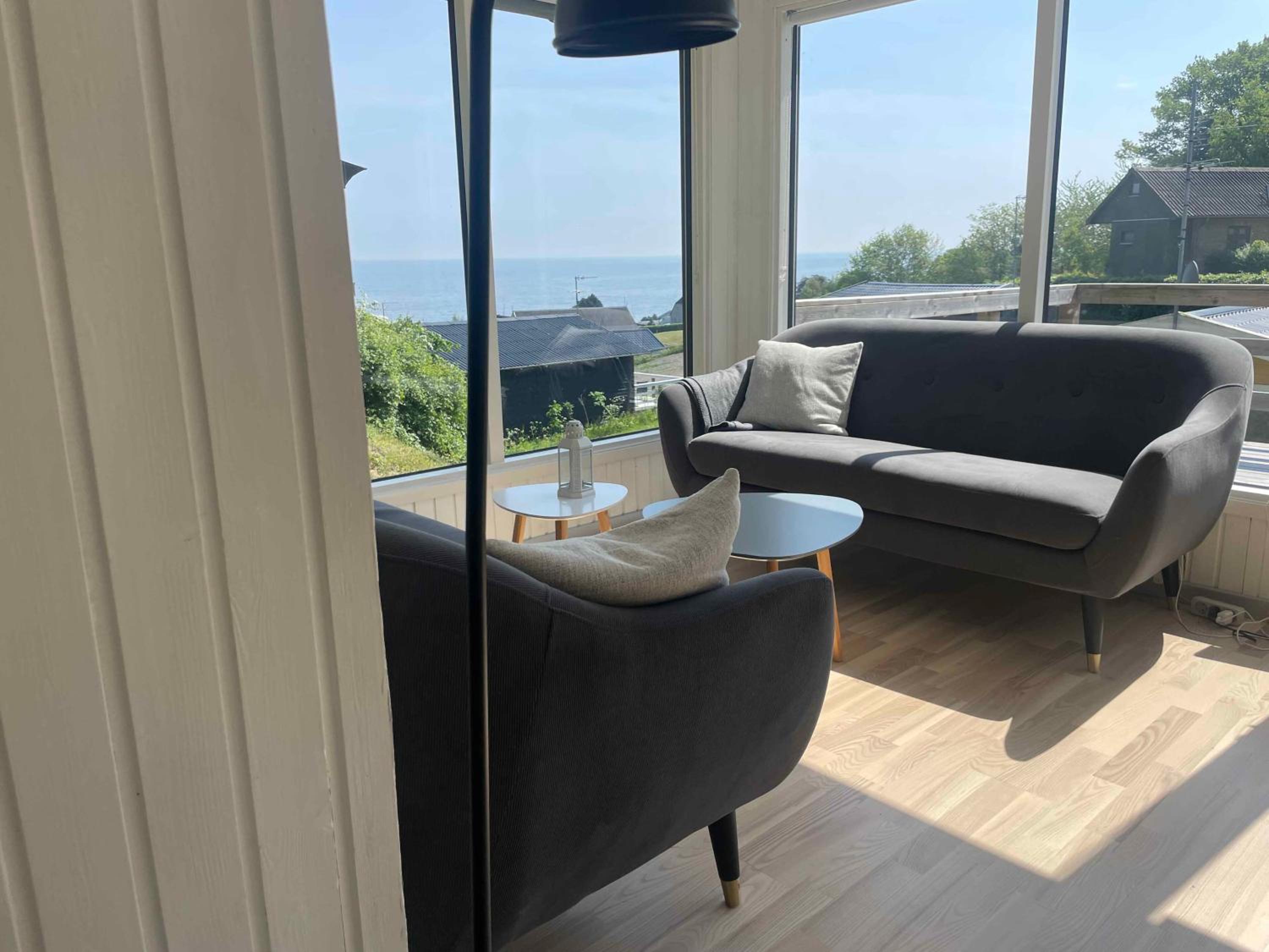Cottage With A View- 5 Min From Beach