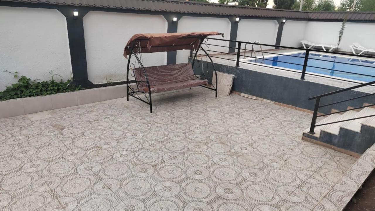 4 bedroom, 5 bathroom triangle