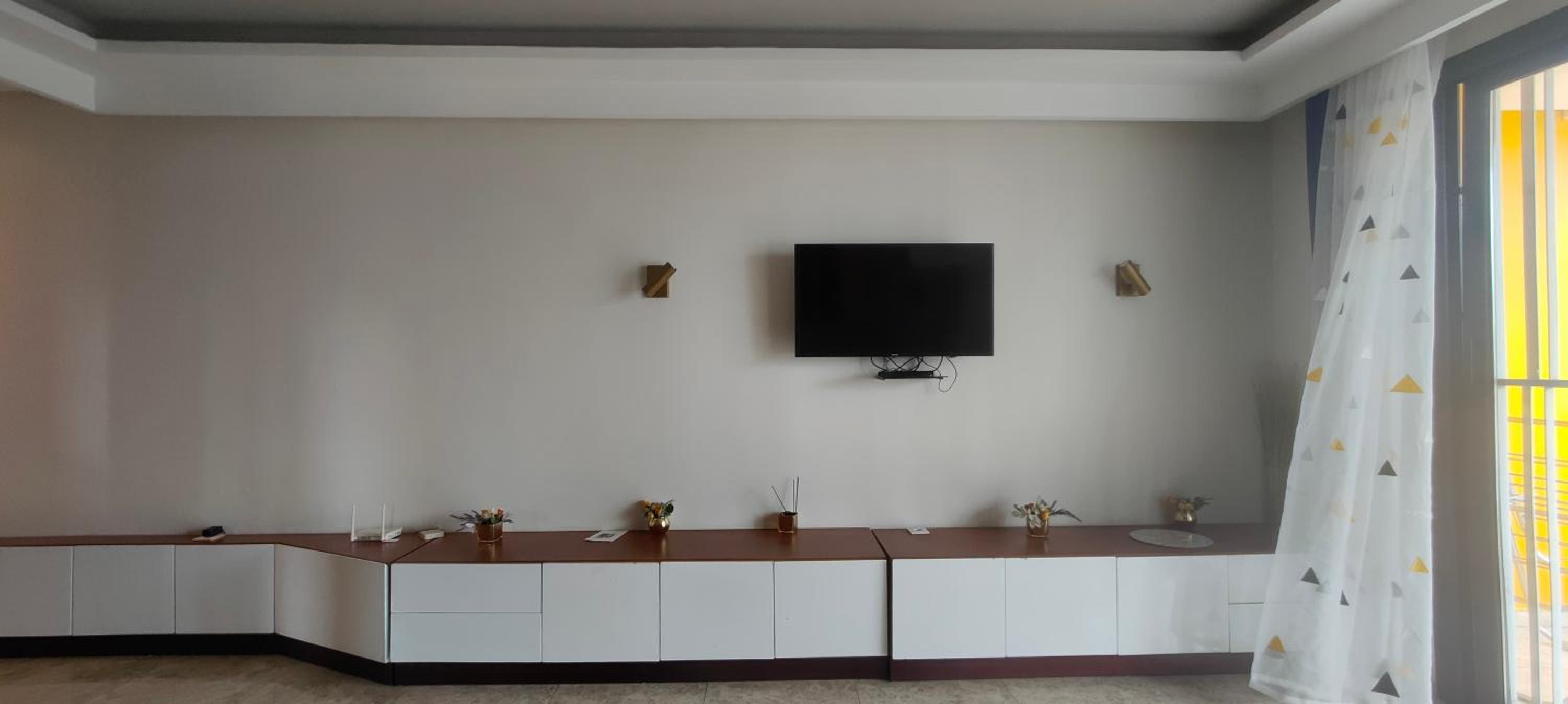 Chic and modern apart with parking and rooftop