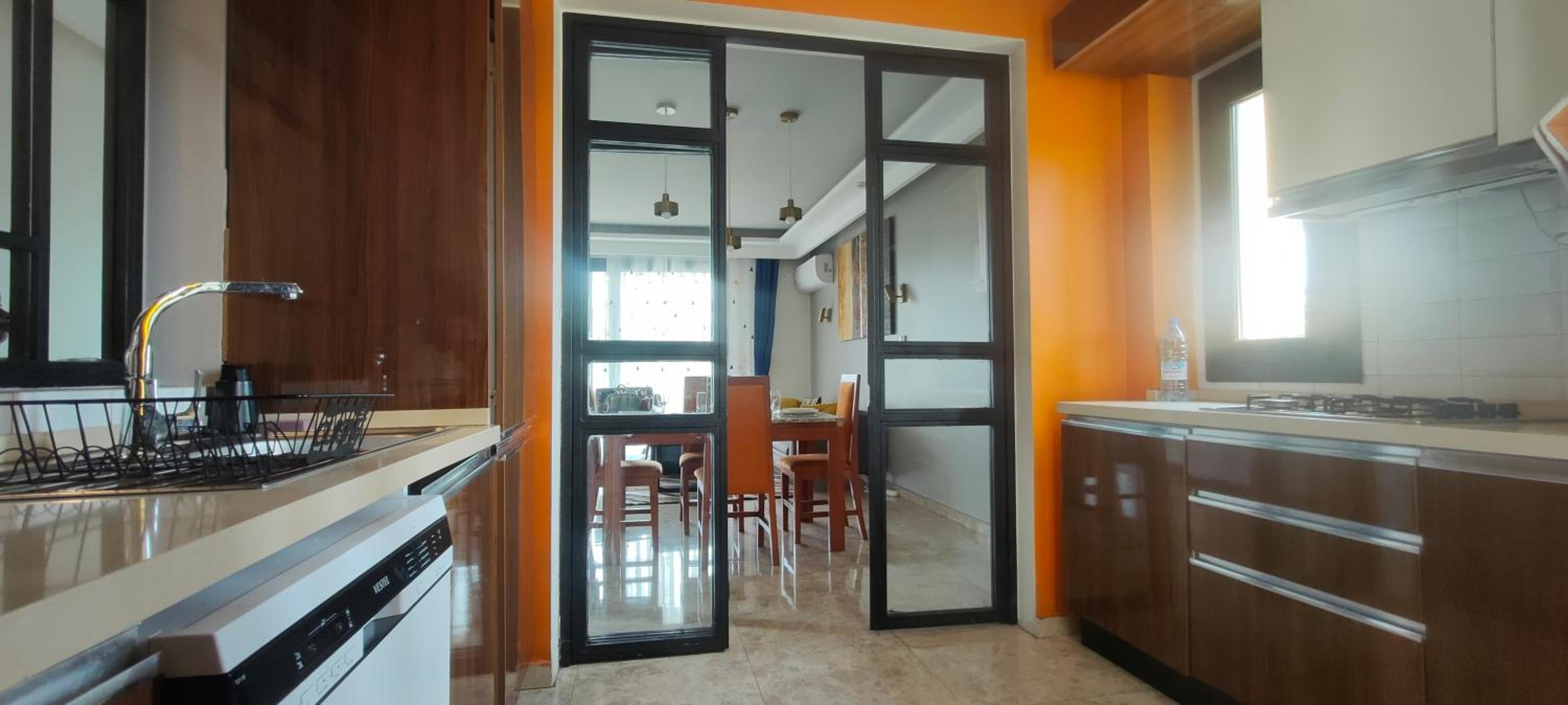 Chic and modern apart with parking and rooftop