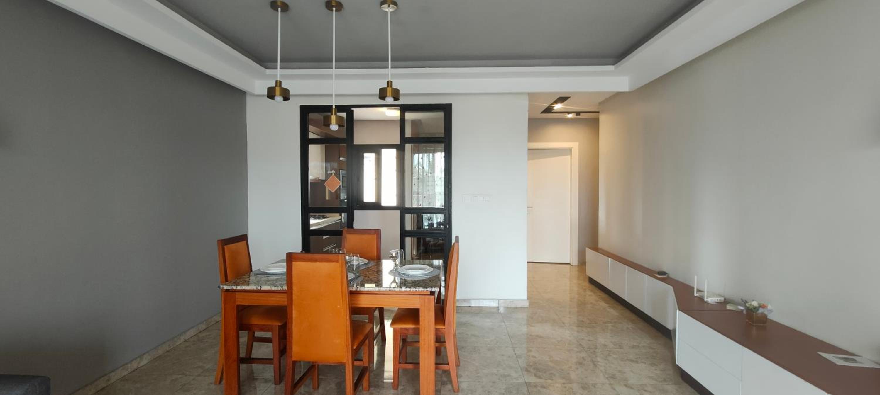 Chic and modern apart with parking and rooftop