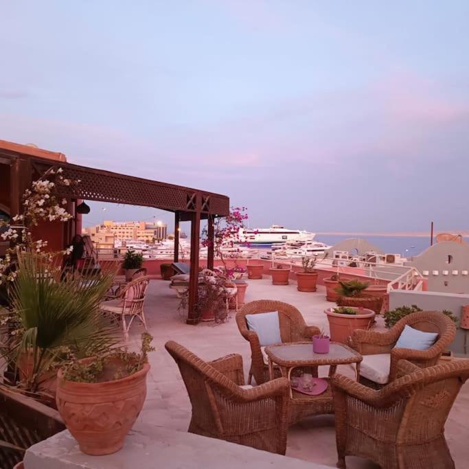 Sunny Sea View Studio Marina on private roof