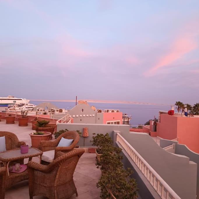 Sunny Sea View Studio Marina on private roof