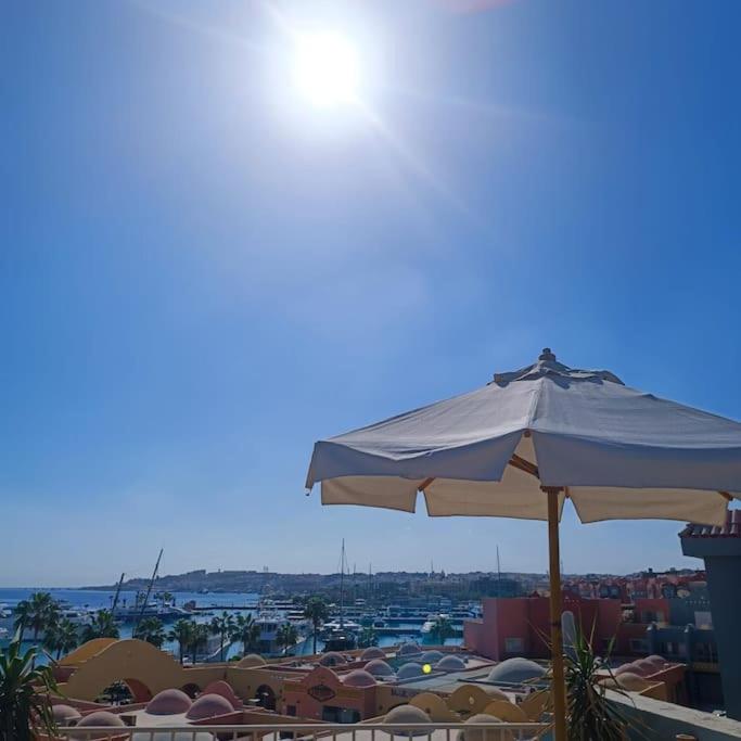 Sunny Sea View Studio Marina on private roof