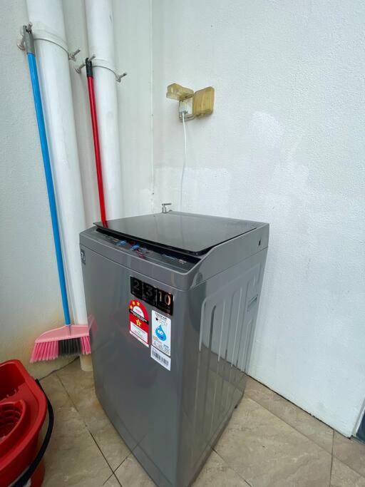Emporis8 Netflix at SEGI Emhub Kota Damansara IKEA photo 8