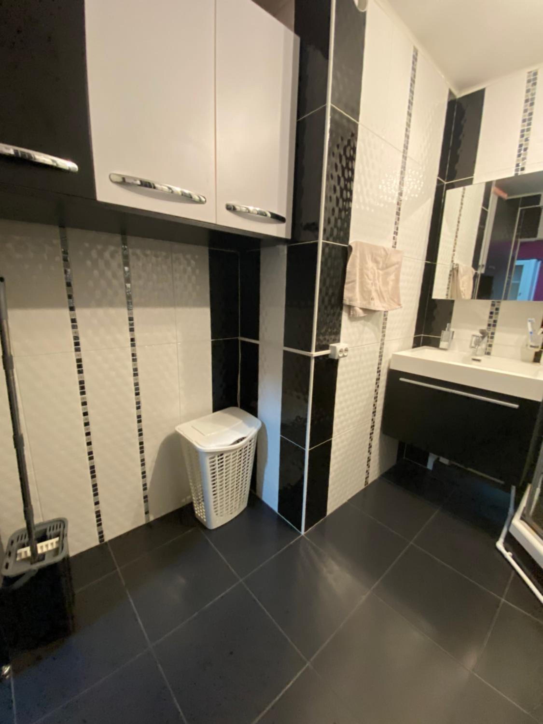 Magenta Apartment