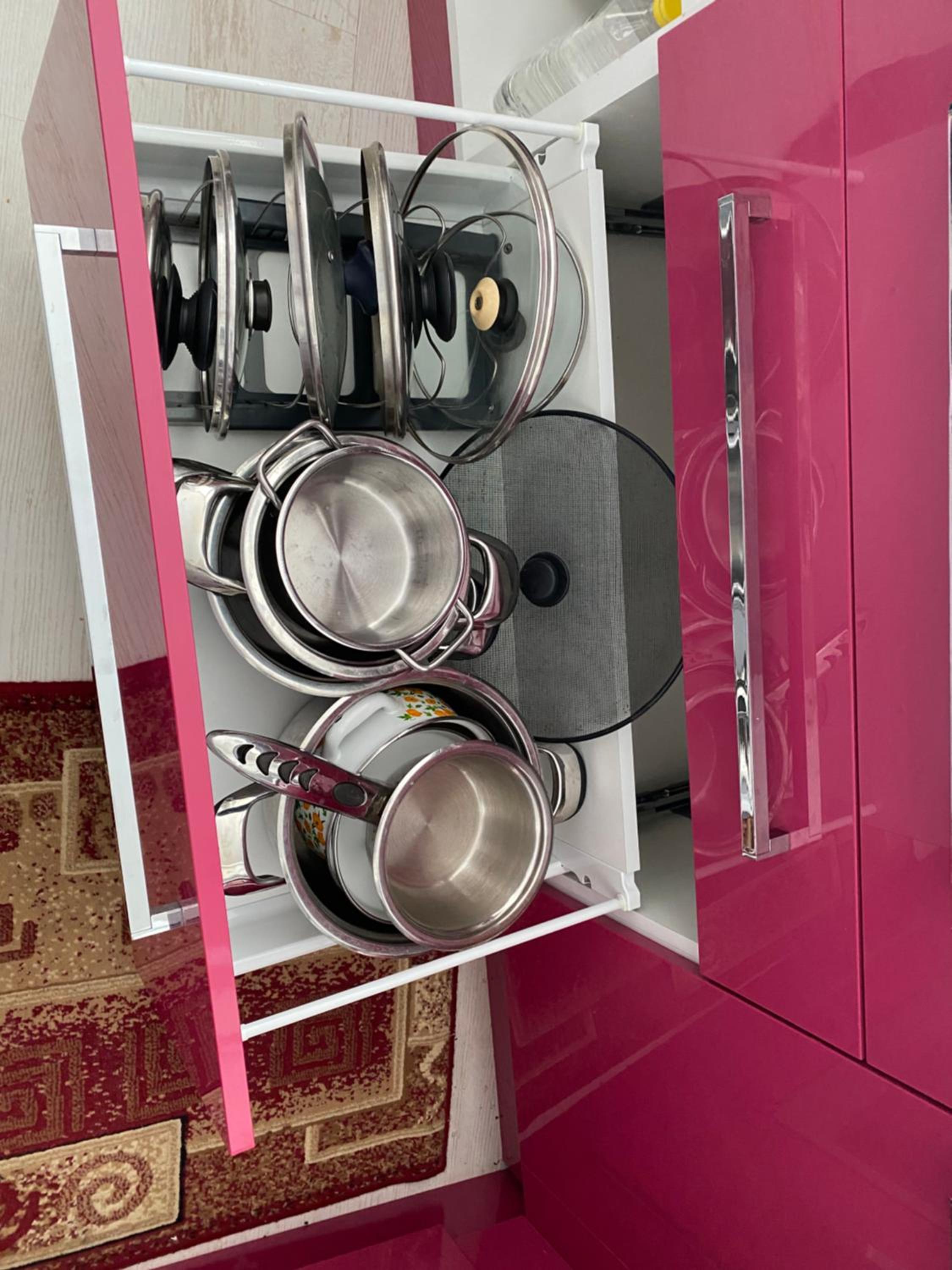 Magenta Apartment