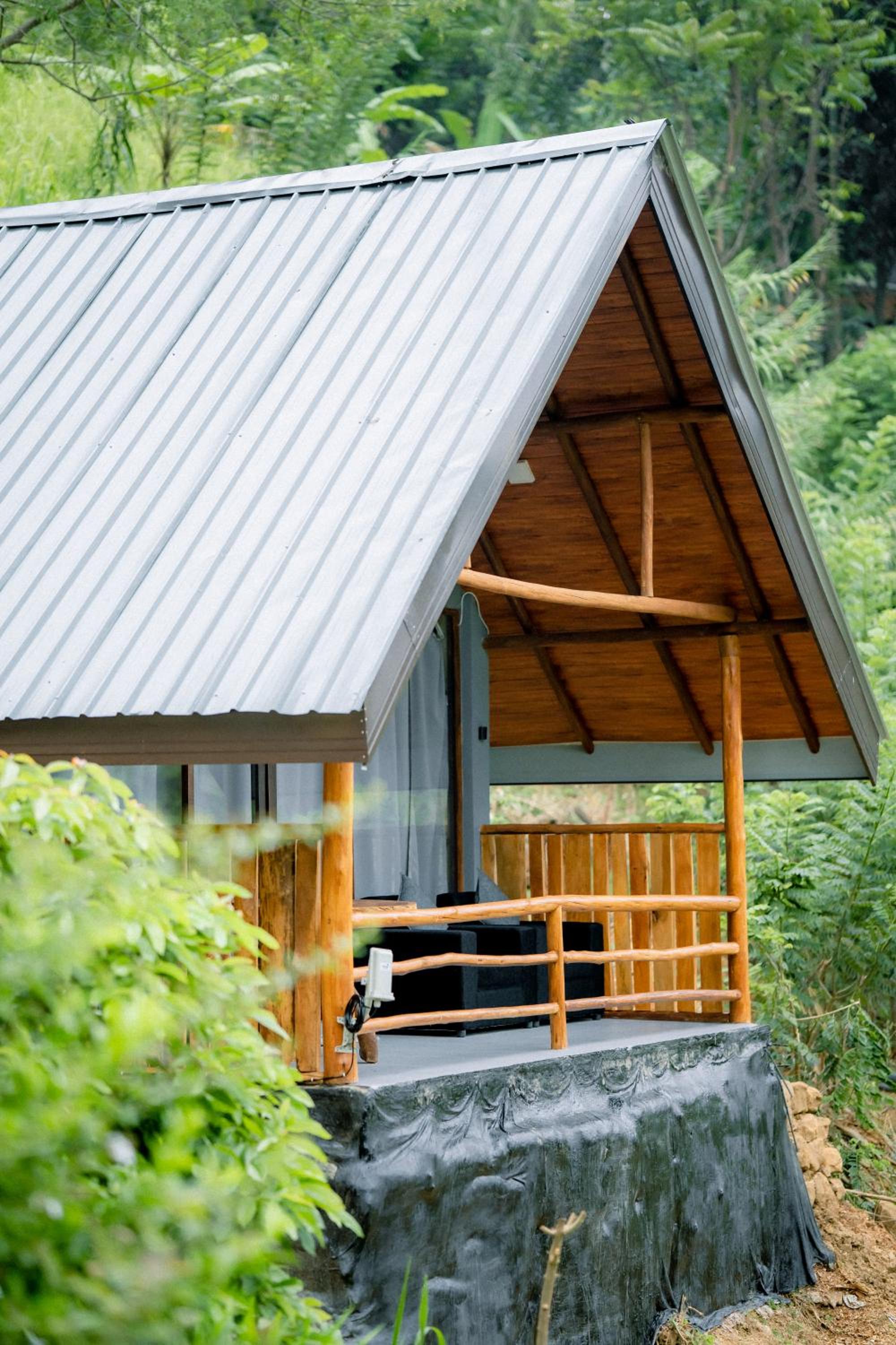 Ella Lovers View Cabins