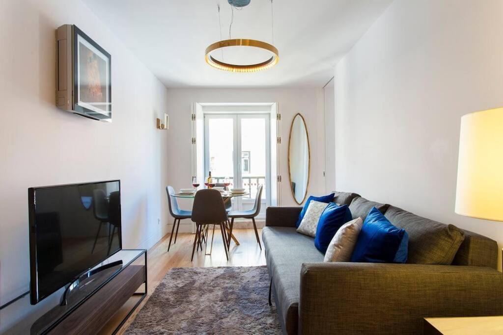 Crucifixo Deluxe Apartment view 5