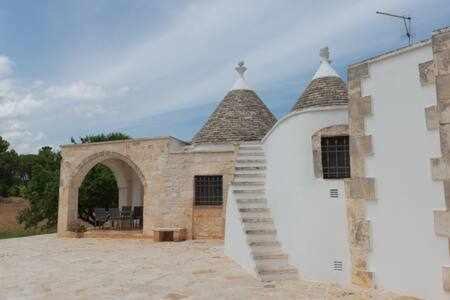 Trullo Terra di mezzo view 4