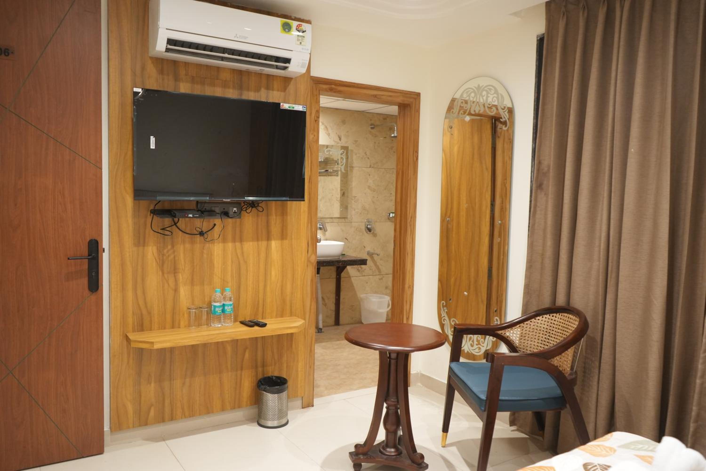 Hotel Calista Square