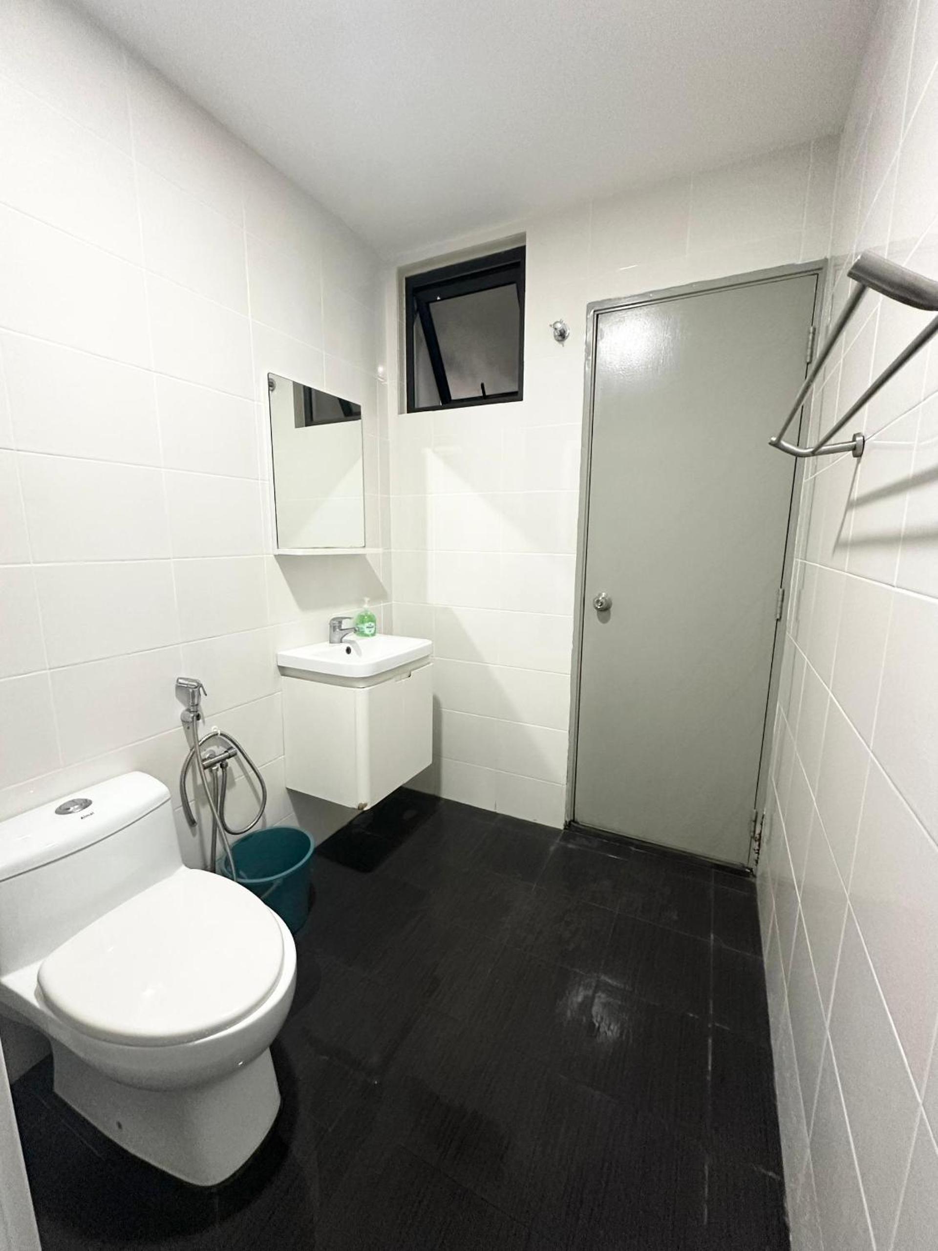 Silksky Service Apartment -1BR, 4pax - Free Parking, Netflix, High speed WIFI - Near The MINES, Serdang, IOI City Mall, UTAR, UPM, Cheras Selatan view 5