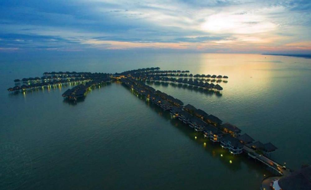Avani Sepang Goldcoast Resort Family Villa
