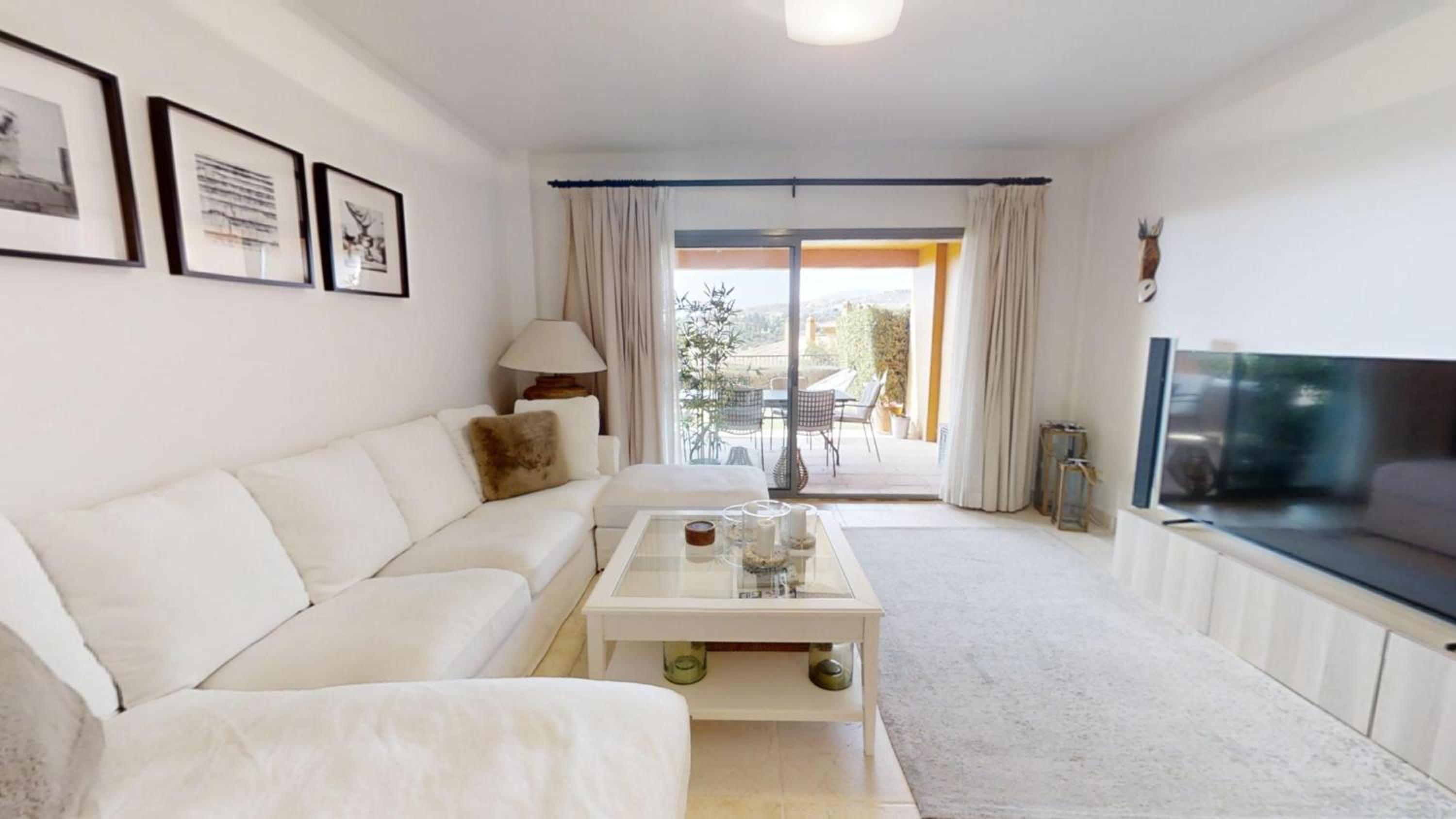 Luxury Ground Floor Apartment with Spa Facilities