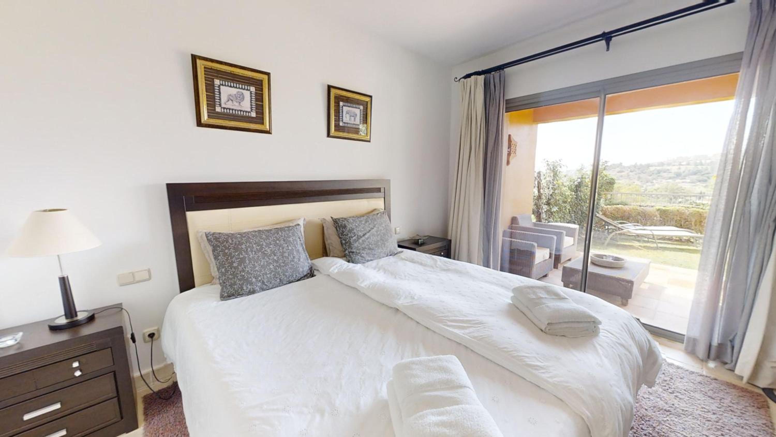 Luxury Ground Floor Apartment with Spa Facilities