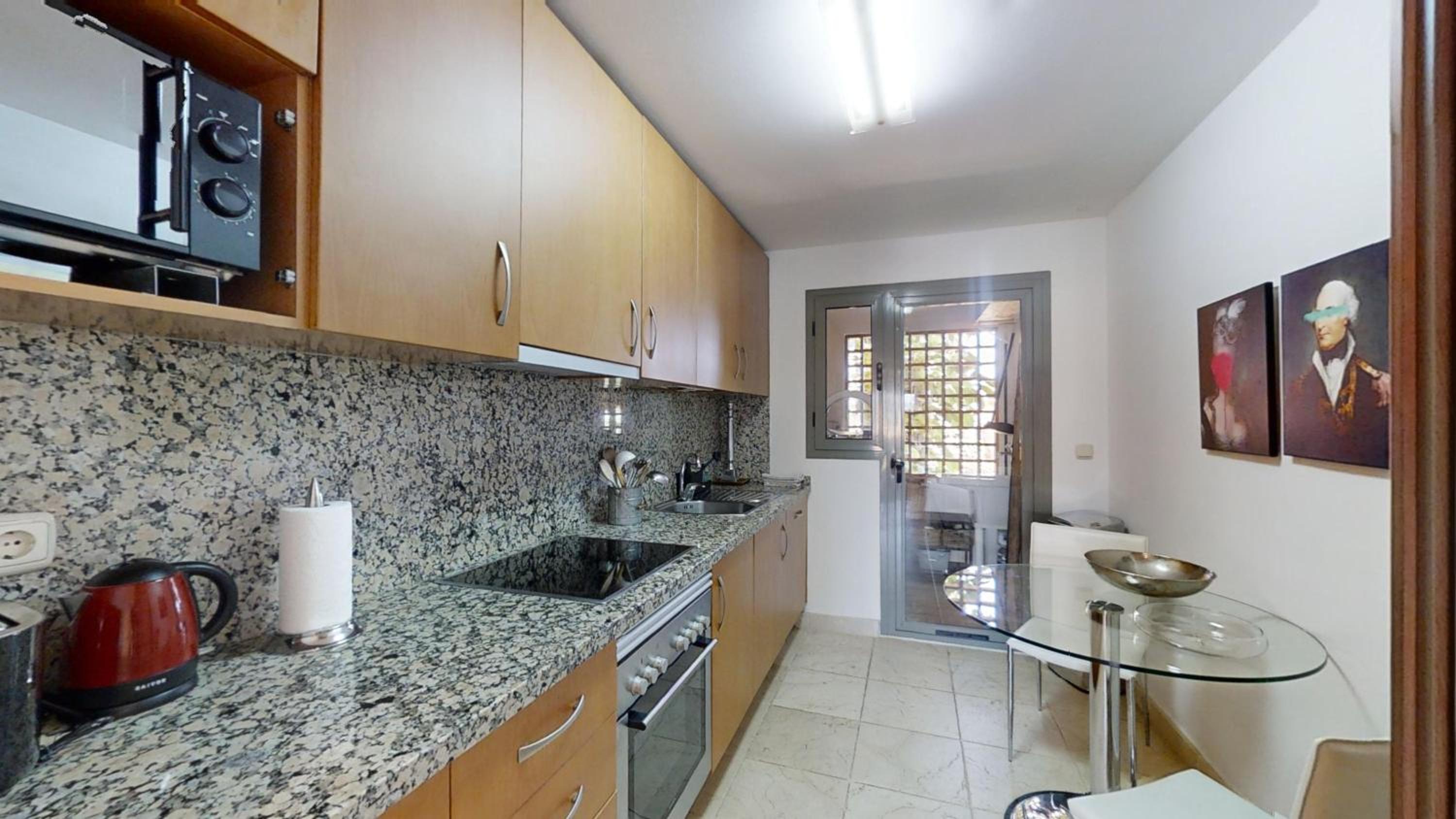 Luxury Ground Floor Apartment with Spa Facilities