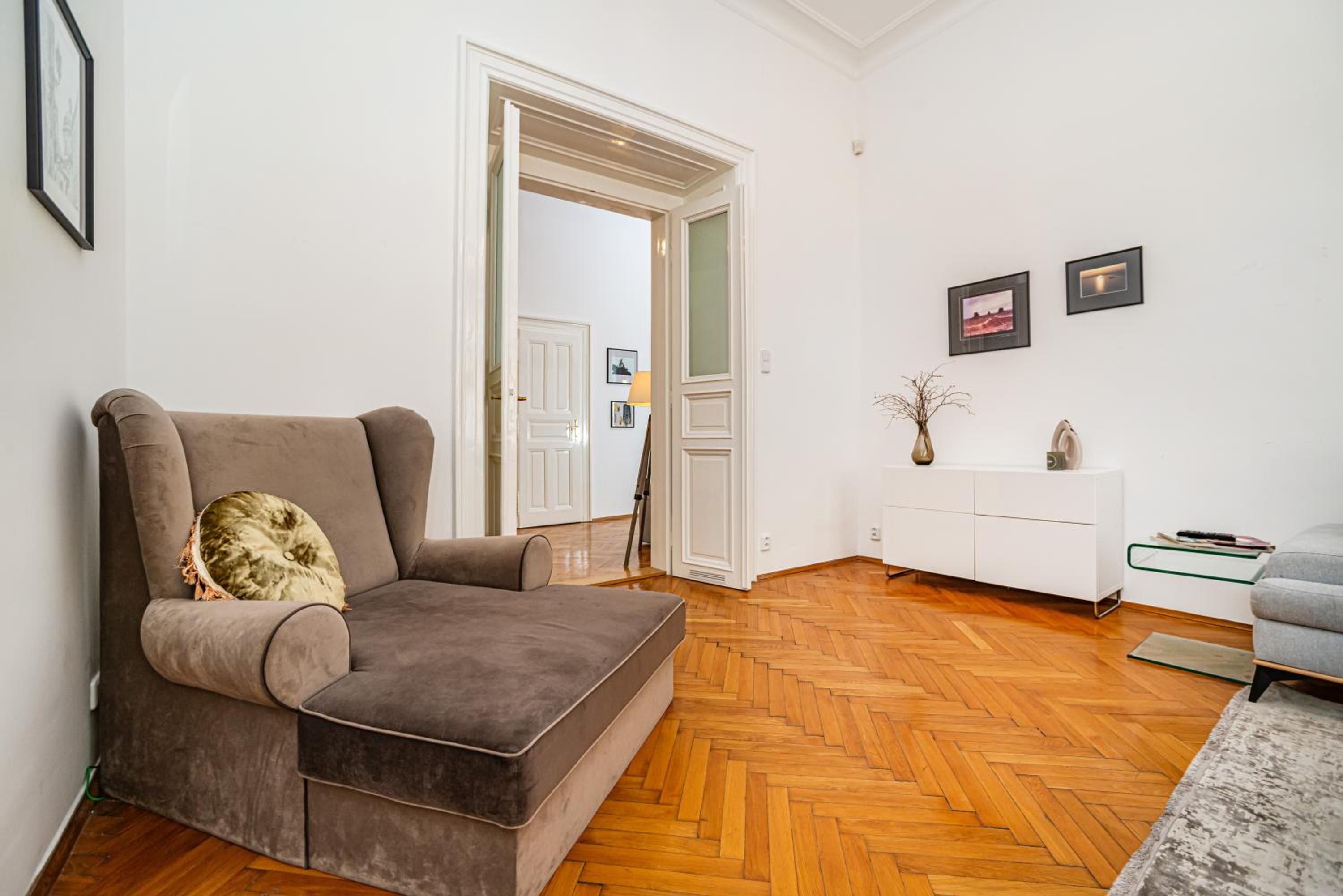 Spacious two-bedroom apartment in Old Town