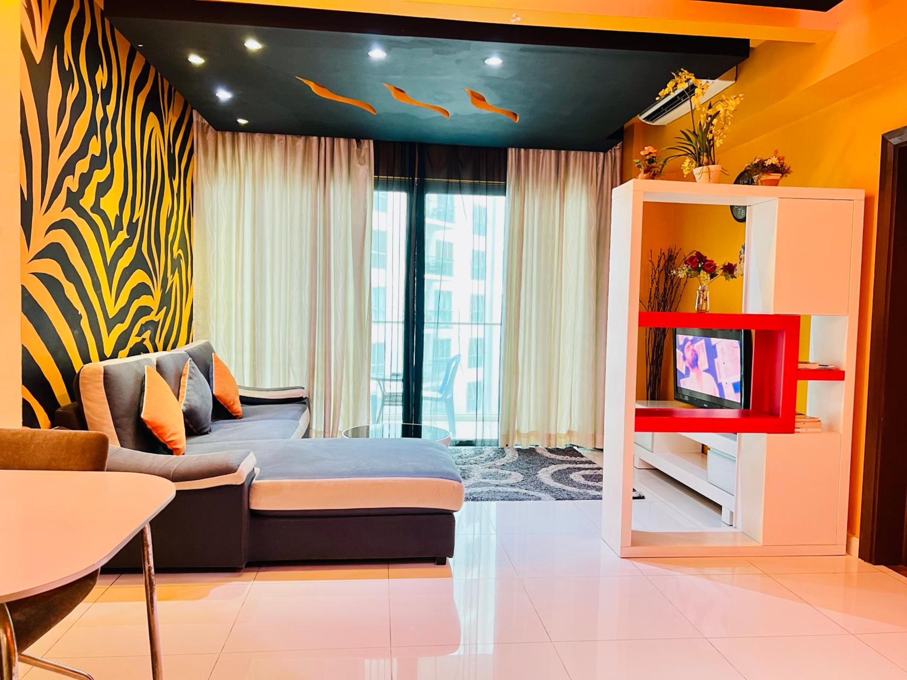 Regalia Suites Skypool View KLCC by Enjoy your stay