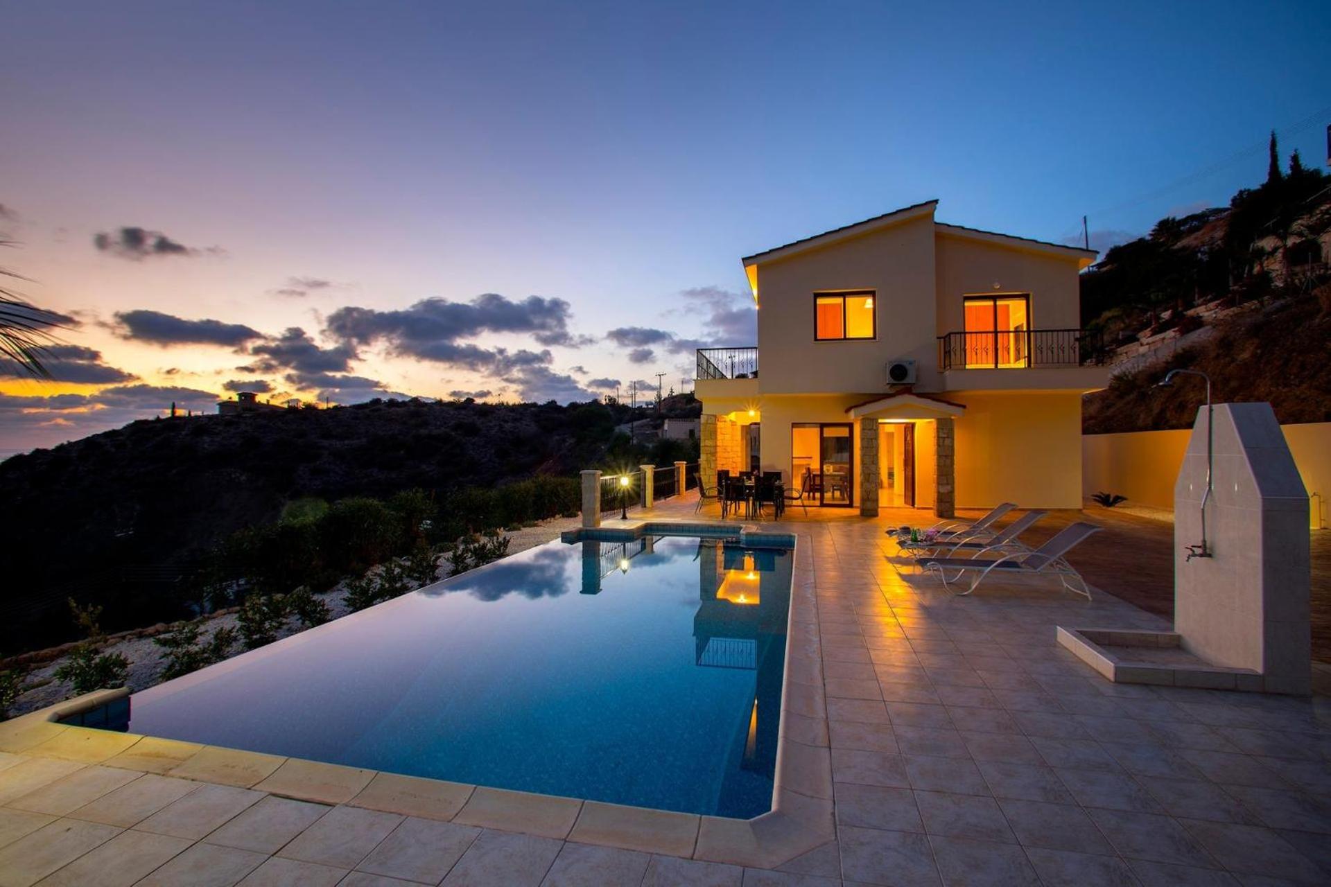Magnificent Coral Bay Villa - Villa Azure Cove - 3 Bedrooms - Great Sea Views - Well-Furnished